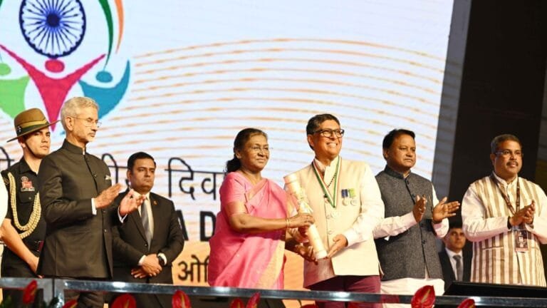 Pravasi Bharatiya Samman_ राष्ट्रपति Draupadi Murmu ने 27 प्रवासी को उनके योगदान के लिए किया सम्मानि