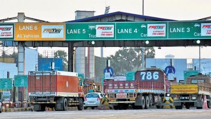 Toll Tax में बड़ा घोटाला_ Illegal Software से 14 राज्यों में लूटा गया पैसा Toll Tax में बड़ा घोटाला_ Illegal Software से 14 राज्यों में लूटा गया पैसा