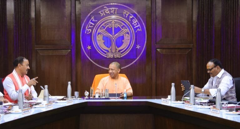 Mahakumbh 2025 Cabinet Meeting : प्रयागराज से आज प्रदेश को सौगात देंगे CM योगी, फ़िर कैबिनेट के साथ करेंगे पावन स्नान