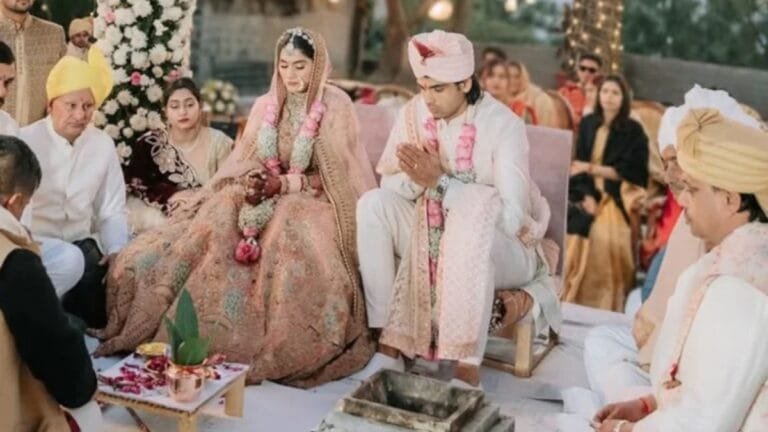 जैवलिन चैंपियन नीरज चोपड़ा ने हिमानी मोर से की शादी, हनीमून के लिए पहुंचे अमेरिका