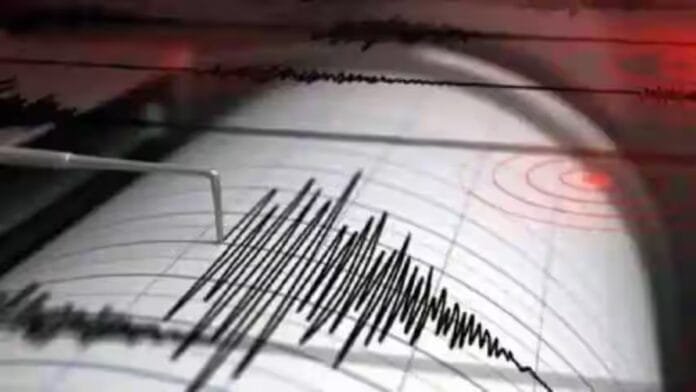 Delhi-NCR में 4.0 तीव्रता का Earthquake, सुबह-सुबह दहशत में आए लोग