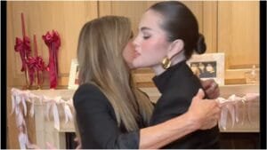 Jennifer Aniston और Selena Gomez की गैलेंटाइन पार्टी, ‘Friends’ के सीन को किया रीक्रिएट
