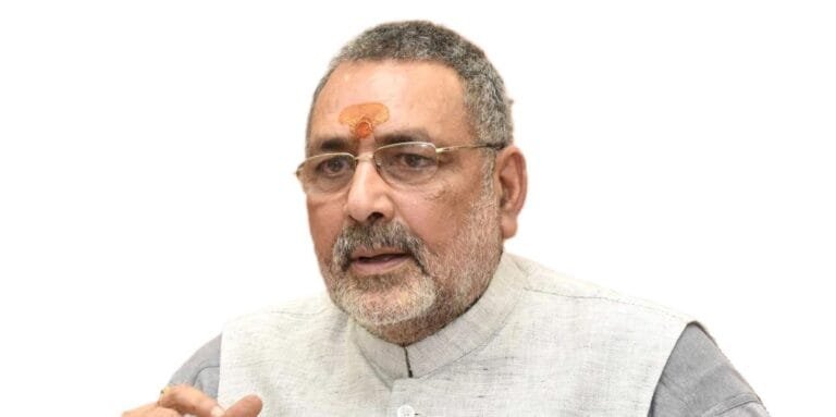 अहंकारी हैं तेजस्वी क्यूंकि उनके लिये यह लोकतंत्र नहीं राजतंत्र हैं Giriraj Singh