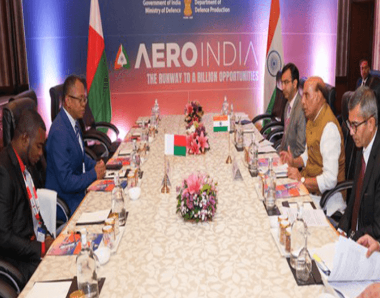 Rajnath Singh ने Madagascar, Malawi, Armenia के  रक्षा मंत्रियों के साथ द्विपक्षीय बैठक की