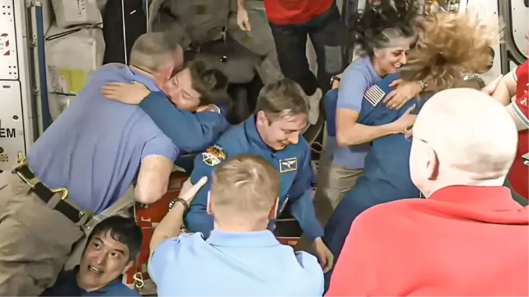 SpaceX Crew पहुंची ISS के स्पेस स्टेशन; Sunita Williams हुईं गदगद, किया जोरदार स्वागत