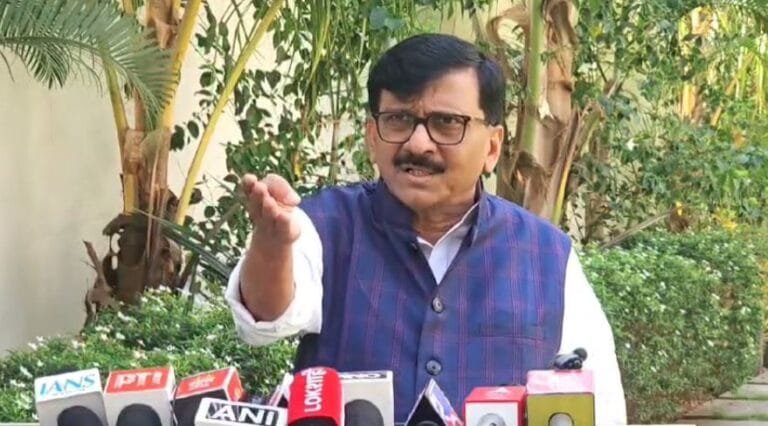 औरंगजेब कब्र विवाद पर संजय राउत ने कहा- कुछ लोग नए-नए हिंदुत्ववादी पैदा हुए हैं, उन्हें इतिहास नहीं पता