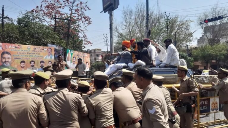 Agra में Karni Sena का कोहराम, Rajya Sabha MP के घर पर हमला, गाड़ियों में तोड़फोड़