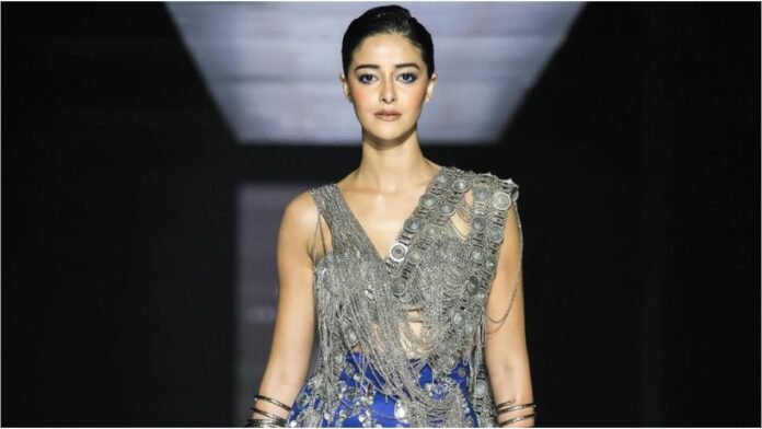 Ananya Pandey का फैशन धमाका! Laxmi बनीं 'Warrior Princess', रैंप पर बिखेरा जलवा