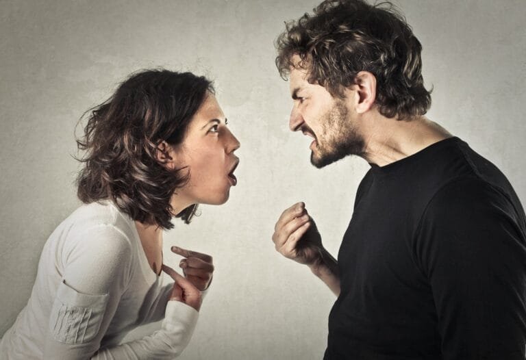 Toxic Relationship: टॉक्सिक और अनहेल्दी रिलेशनशिप का संकेत हैं ये बातें, कहीं आप तो….?