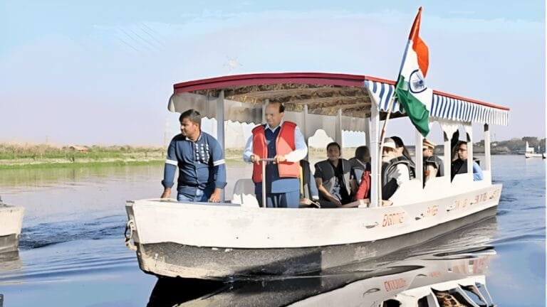 Delhi में पहली बार Yamuna पर दौड़ेगी Boat! जल पर्यटन से बदलेगी राजधानी की तस्वीर