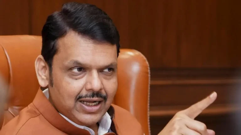मुंबई ही नहीं पुरे महाराष्ट कि भाषा हैँ मराठी – Devendra Fadnavis 