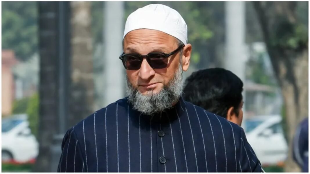 Eid की खुशियों के बीच विरोध की गूंज! Asaduddin Owaisi ने शांति की लगाई गुहार Eid की खुशियों के बीच विरोध की गूंज! Asaduddin Owaisi ने शांति की लगाई गुहार