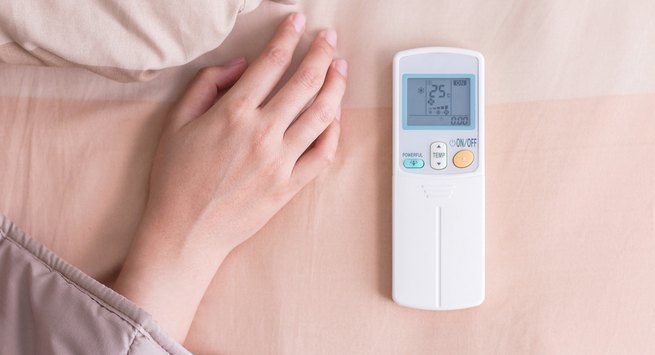 AC की बहुत ज्यादा कूलिंग हड्डियों को कर रही है कमज़ोर, नहीं संभले तो शरीर में लग जाएंगे ये 5 मर्ज