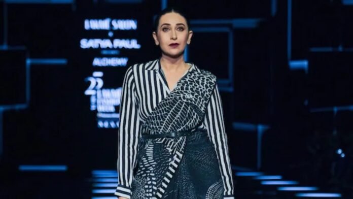 Karishma Kapoor ने रैंप पर मचाया धमाल, Satya Paul की साड़ी में दिखीं बेहद ग्लैमरस