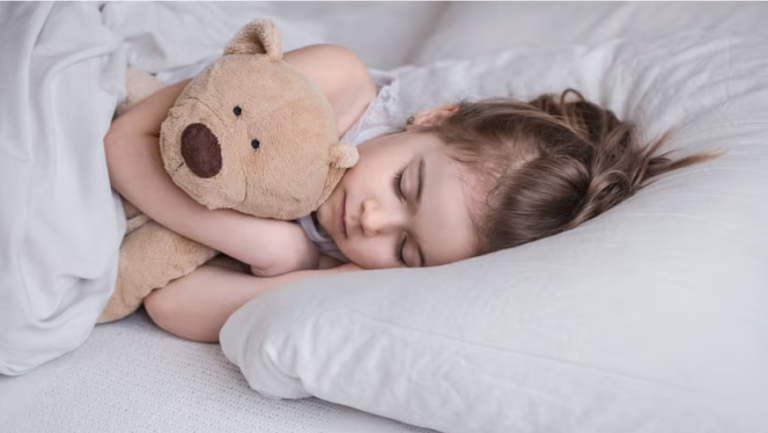Child Snoring: रात में बच्चे के खर्राटे को न करें नजरअंदाज, हो सकता है यह किसी गंभीर समस्या का संकेत