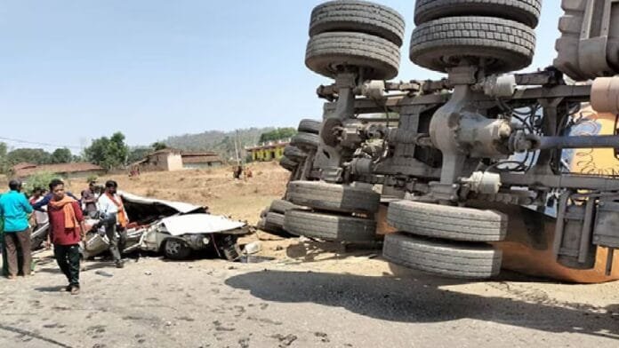 Sidhi में दर्दनाक सड़क हादसा: ट्रक-एसयूवी की भयानक टक्कर, 8 की मौत, 13 घायल