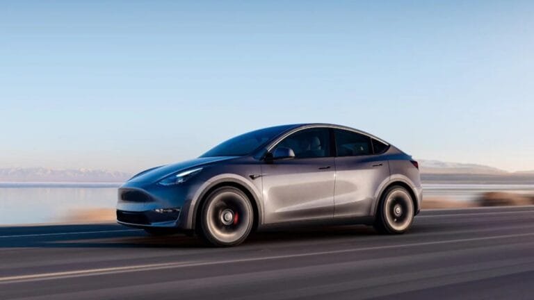 Tesla की नई Model Y लॉन्च, दमदार फीचर्स और जबरदस्त रेंज से मचाएगी धमाल