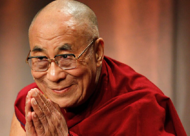 Dalai Lama को शांति, करुणा, शिक्षा और मानवाधिकारों के प्रति उनकी आजीवन प्रतिबद्धता के सम्मान में  gold mercury award मिला