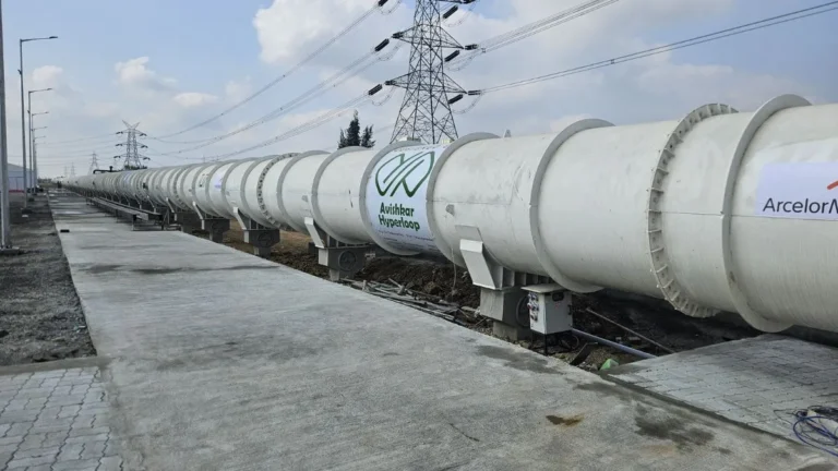 IIT के विद्यार्थियों ने एशिया का सबसे लंबा हाइपरलूप टेस्टिंग ट्यूब बनाया, अश्विनी वैष्णव ने वीडियो शेयर किया