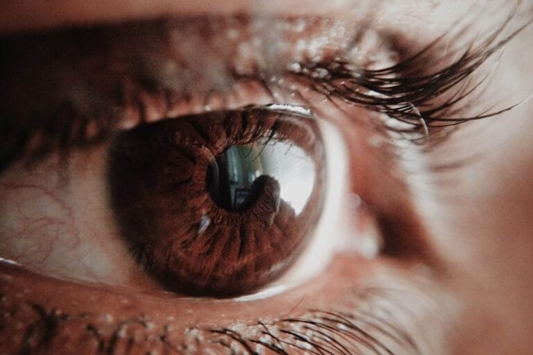 देर रात तक जागने की है आदत,तो अपनाएं यह प्राकृतिक उपाय