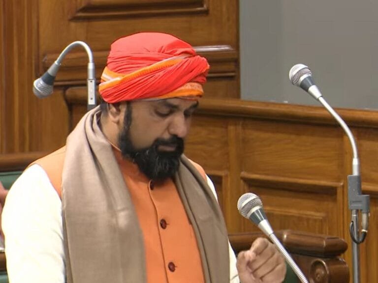 नीतीश सरकार के बजट में बड़े घोषणापत्र: छात्रवृति दोगुनी, महिलाओं के लिए पिंक बस सेवा