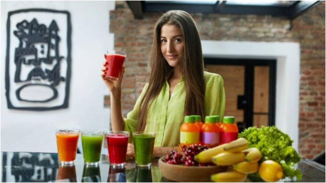 गर्मियों में पसीना नहीं, सेहत बरसेगी! ये जादुई Detox Water करेंगे बॉडी को रिफ्रेश गर्मियों में पसीना नहीं, सेहत बरसेगी! ये जादुई Detox Water करेंगे बॉडी को रिफ्रेश