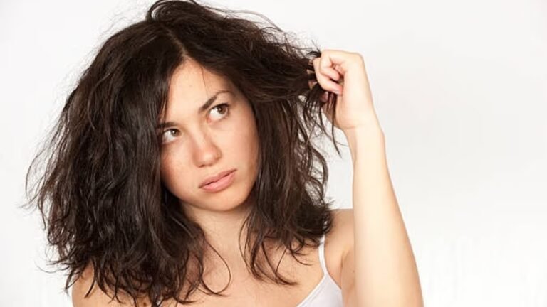 गर्मी में Hair की बदबू से बचना आसान, अपनाएं ये प्राकृतिक उपाय