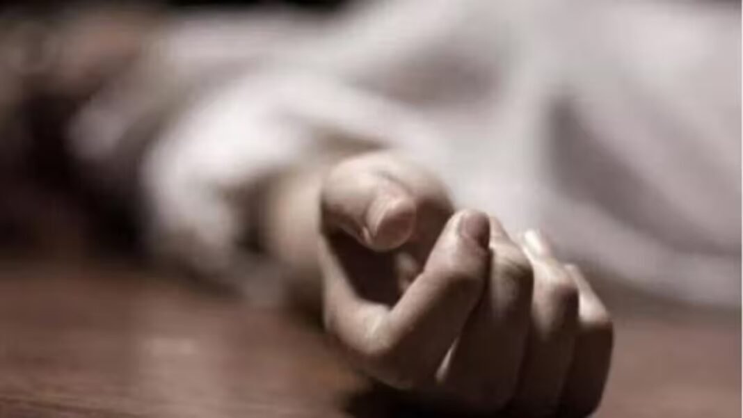 प्रेमिका से वीडियो कॉल पर बात करते हुए युवक ने खाया जहर, परिवार ने लगाया ब्लैकमेलिंग का आरोप