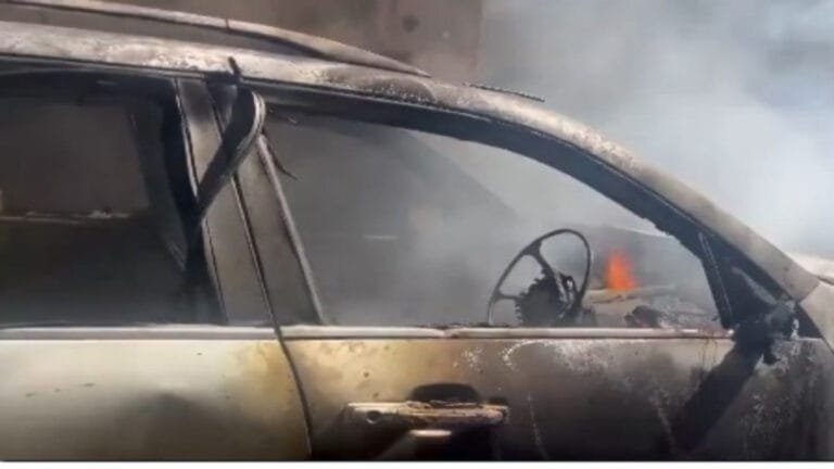 लखनऊ के हजरतगंज मल्टीलेवल पार्किंग में लगी आग, कई गाड़ियां जलकर राख