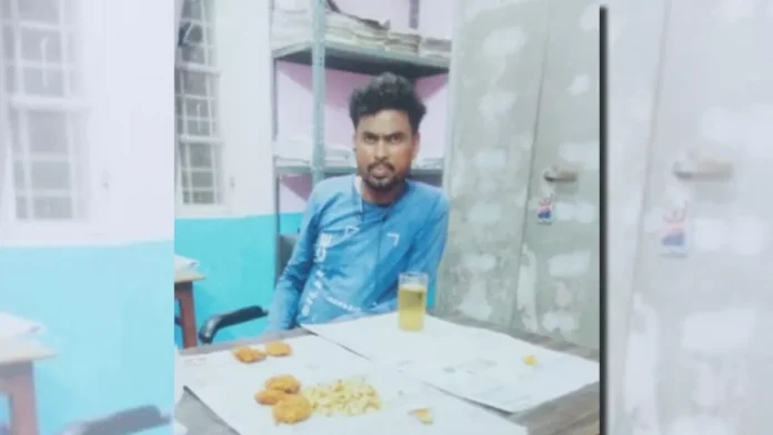 BPSC Teacher: स्कूल में शराब पीते बीपीएससी शिक्षक का वीडियो वायरल, डीईओ ने किया सस्पेंड सीतामढ़ी के गांधी उच्च BPSC Teacher: स्कूल में शराब पीते बीपीएससी शिक्षक का वीडियो वायरल, डीईओ ने किया सस्पेंड सीतामढ़ी के गांधी उच्च