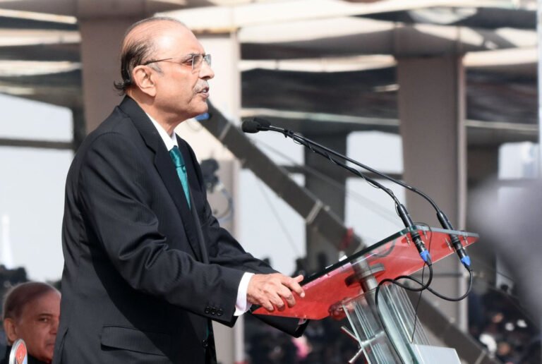 क्या पाकिस्तान में नहीं हैं राष्ट्रपति जरदारी? पीपीपी को देनी पड़ी सफाई