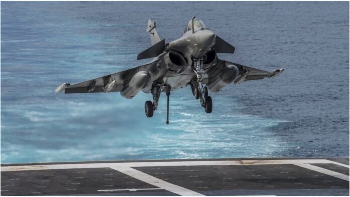 Indian Ocean में बढ़ेगा India का दम! नौसेना को मिलेंगे 26 राफेल मरीन लड़ाकू विमान, 63,000 करोड़ की स Indian Ocean में बढ़ेगा India का दम! नौसेना को मिलेंगे 26 राफेल मरीन लड़ाकू विमान, 63,000 करोड़ की सबसे बड़ी डील पक्की