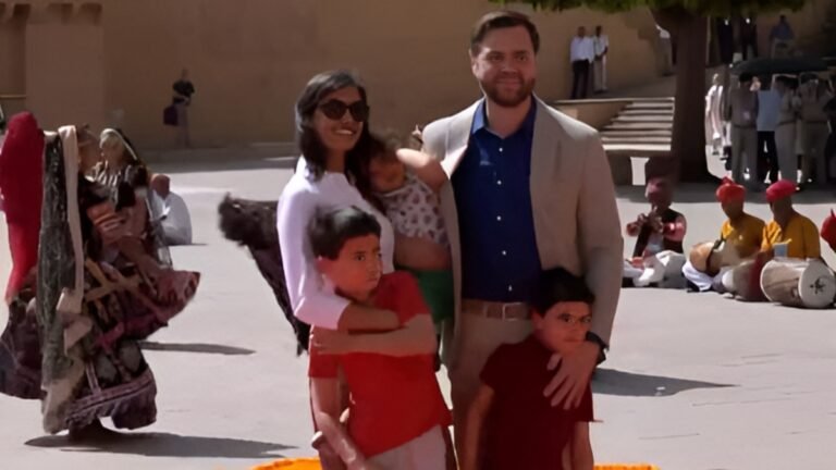 Jaipur में America के Vice President का शाही स्वागत, परिवार संग राजस्थानी रंग में रंगे JD Vance