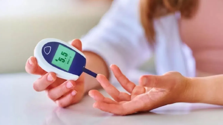 प्री- डायबिटीज में शरीर में क्या लक्षण दिखते हैं, कैसे करें इनको कंट्रोल