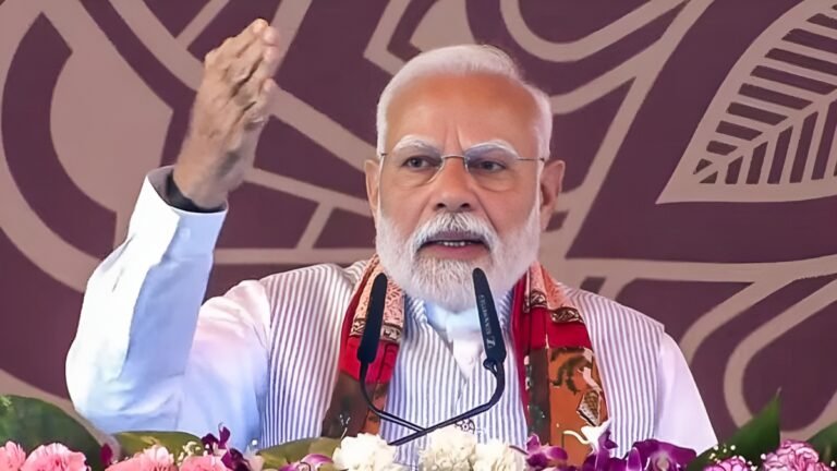 Varanasi में गरजे Modi: 'हमारा मंत्र सबका साथ, सबका विकास... विपक्ष को चाहिए सिर्फ सत्ता'