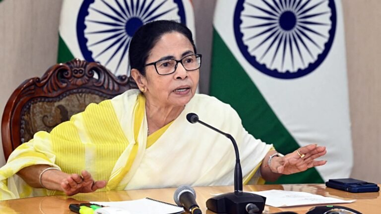सुप्रीम कोर्ट के फैसले के बाद Mamata Banerjee का बड़ा ऐलान – मेरी लाश से गुज़रकर ही निकाल पाओगे शिक्षकों को