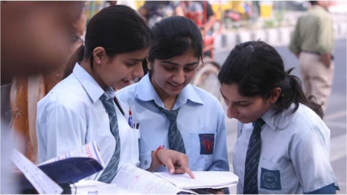 CBSE RESULT DECLARED: 88.39% छात्र पास, लड़कियों ने मारी बाजी, Vijayawada टॉप, Prayagraj सबसे नीचे