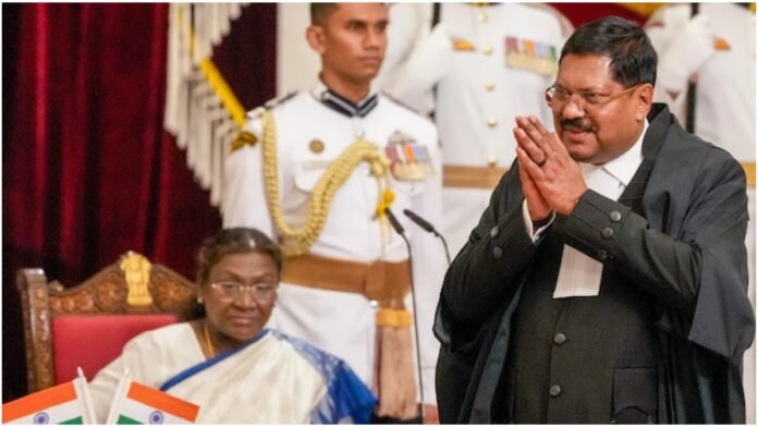 Justice BR Gavai की एंट्री से मचा तहलका, राष्ट्रपति के 14 सवालों ने सुप्रीम कोर्ट को दी बड़ी चुनौती Justice BR Gavai की एंट्री से मचा तहलका, राष्ट्रपति के 14 सवालों ने सुप्रीम कोर्ट को दी बड़ी चुनौती