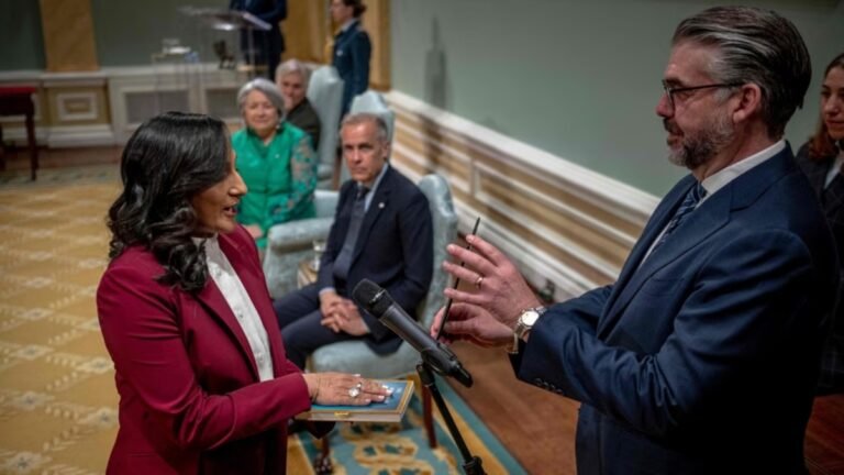 भारतीय मूल की Anita Anand बनीं विदेश मंत्री, PM Mark Carney ने बदली पूरी कैबिनेट