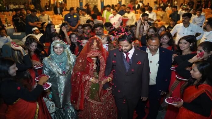 Khan Sir की शादी में दुल्हन का चेहरा नहीं दिखा, वायरल हो रही हैं अजीब-अजीब तस्वीरें, खुद बोले - "भैया हम तो बहुत परेशान हैं