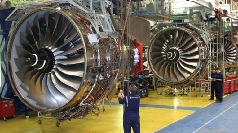 Rolls-Royce की सच्चाई चौंकाएगी! Boeing हादसे के बाद खुला राज, लग्जरी कार नहीं बनाती सिर्फ