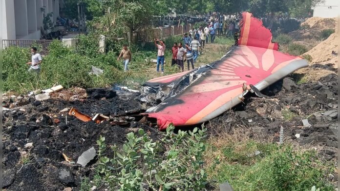 भयानक हादसा_ Ahmedabad Air India क्रैश में मौतों का आंकड़ा पहुंचा 274, मेडिकल कॉलेज बना श्मशान भयानक हादसा: Ahmedabad Air India क्रैश में मौतों का आंकड़ा पहुंचा 274, मेडिकल कॉलेज बना श्मशान