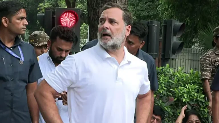 NEET पेपर लीक पर सियासत तेज: राहुल गांधी के नेतृत्व में कांग्रेस का पीएम आवास के बाहर धरना, पीएम मोदी ने पहली बार दिया संदेश