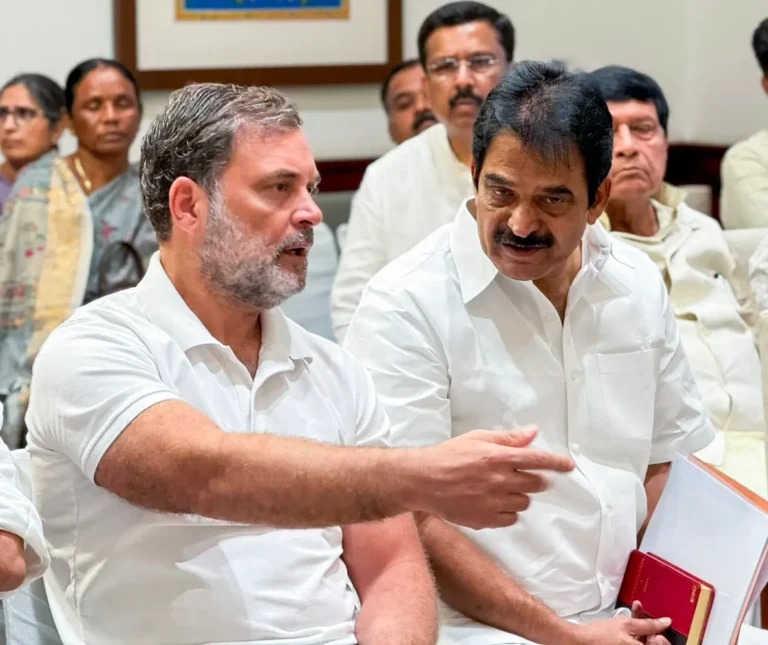 SIR मुद्दे पर विपक्ष का प्रदर्शन तेज, राहुल गांधी ने सांसदों की उपस्थिति सुनिश्चित करने को कहा